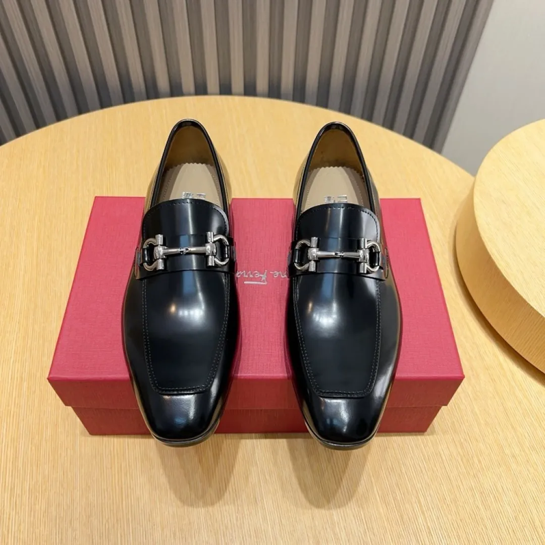 Factory P620💰🔥《Ferragamo》👏Latest•High-end top brand luxury~purchasing agent, top~quality. New fashionable business men's shoes🔜The uppers are made of original open-edge beaded cowhide➕cowhide·lining, with fine workmanship. The original stylish and soft combination wear-resistant and non-slip outsole is light and comfortable on the feet. The real thing looks better in real photos. Size: 38--44